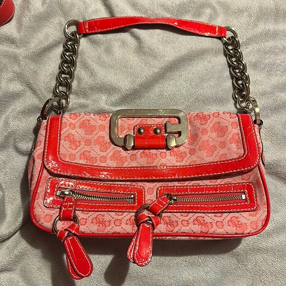 Guess Handbags - Beautiful Vintage Pink Shoulder Bag